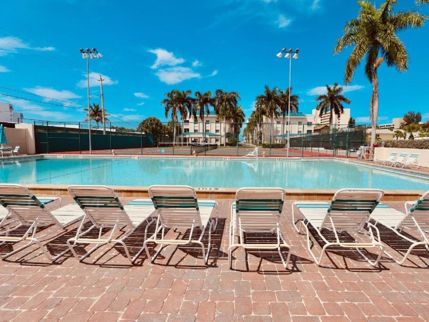 Апартаменты Palm Bay Club Сиеста-Ки Экстерьер фото